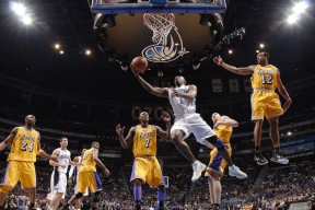 九游手机版-跨界风暴！莱万多夫斯基赛事官方发布爆冷新规，NBA掘金队意外躺枪，争议声浪滔天！